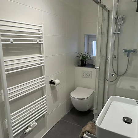 Zentrale Und Stilvolle 3-zimmer In *
